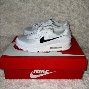 Women’s Nike Air Max 90